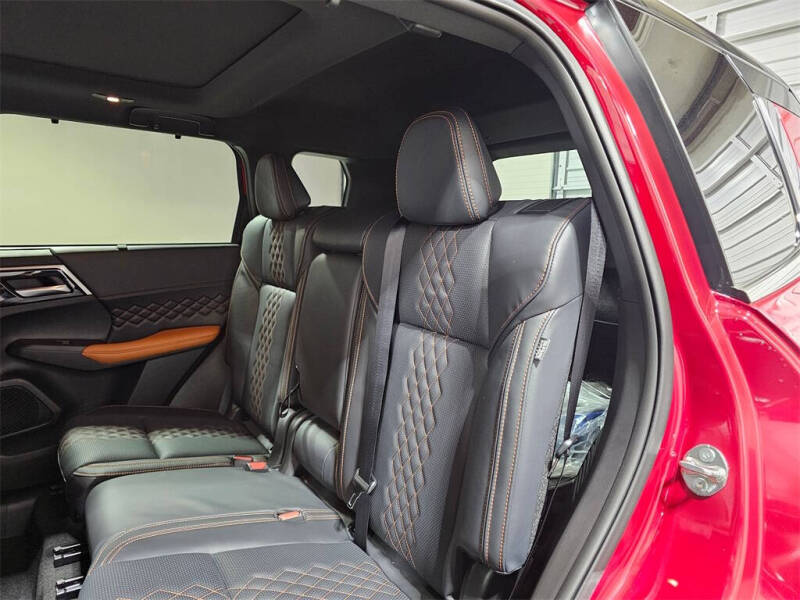 2025 Mitsubishi Outlander PHEV