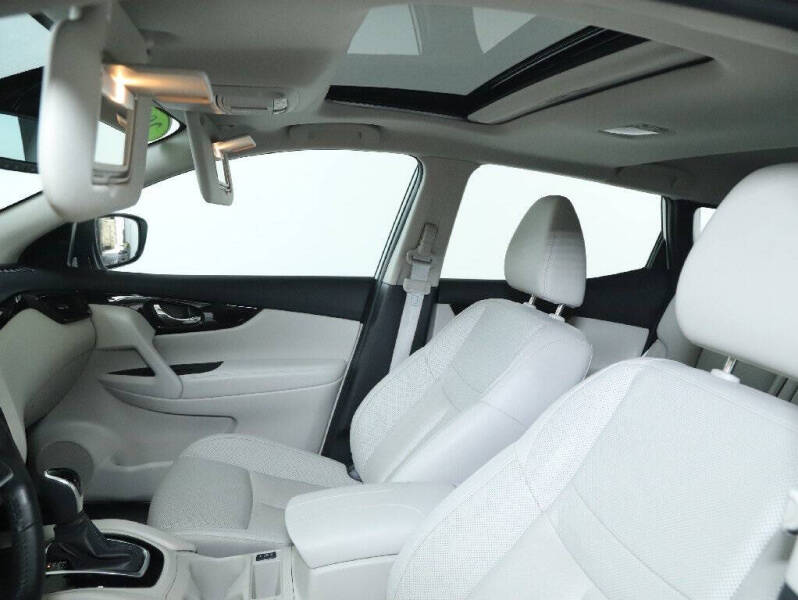 2022 Nissan Rogue Sport SL