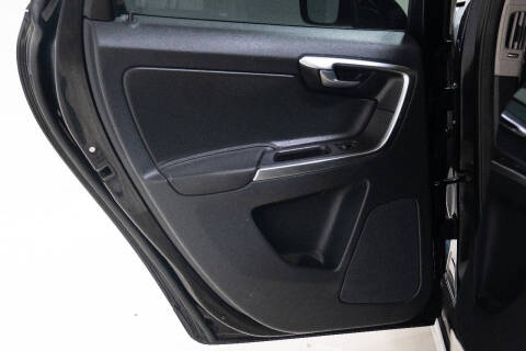 2017 Volvo XC60 T5 Dynamic