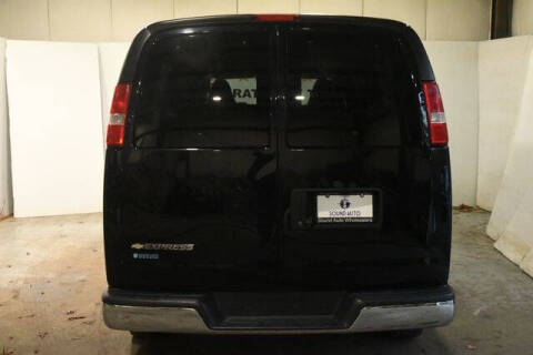 2017 Chevrolet Express LT 3500