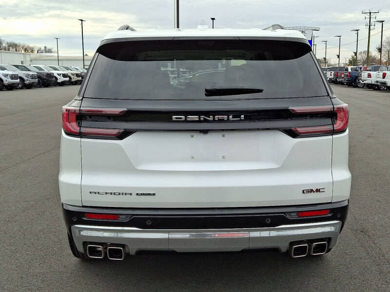 2024 GMC Acadia Denali