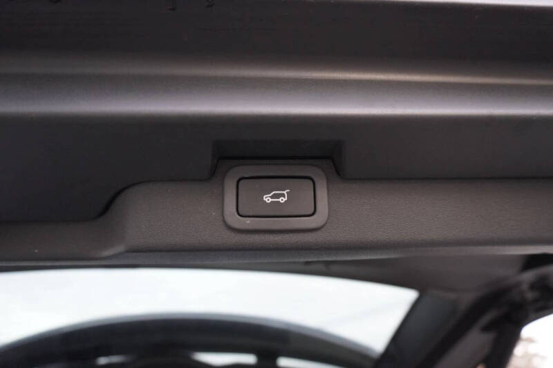 2017 Land Rover Discovery First Edition