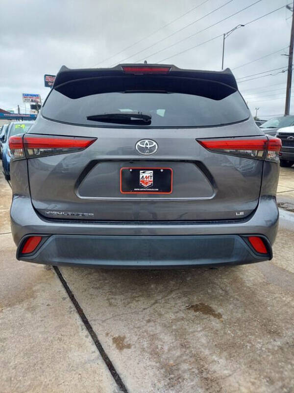 2021 Toyota Highlander LE