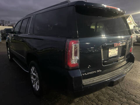 2017 GMC Yukon XL SLT