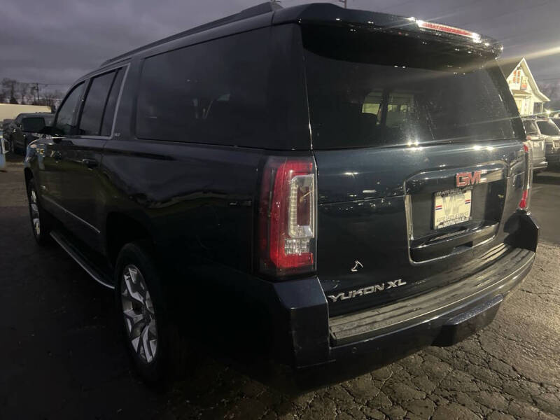 2017 GMC Yukon XL SLT