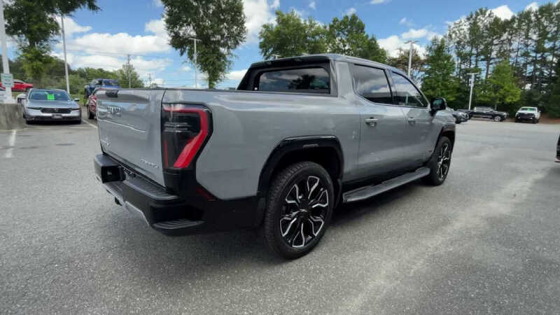 2025 GMC Sierra EV Denali