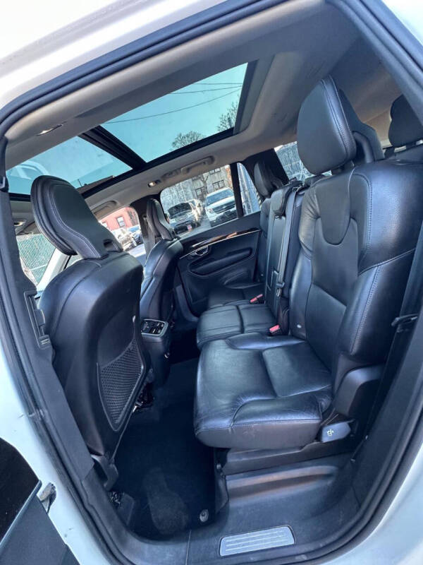 2019 Volvo XC90 T6 Momentum