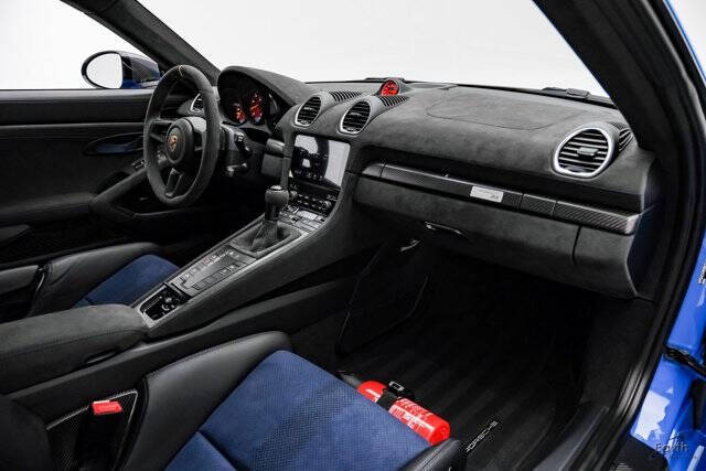 2024 Porsche 718 Cayman GT4 RS