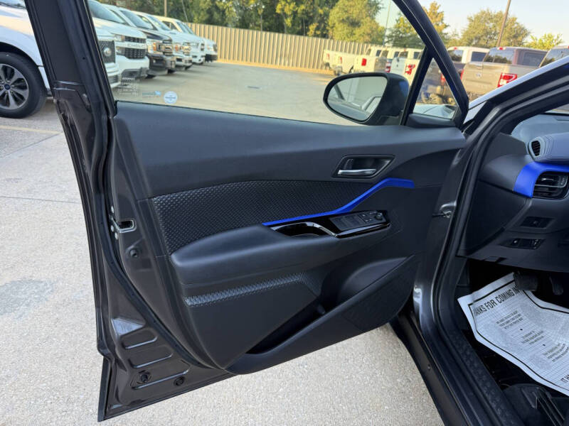 2021 Toyota C-HR XLE