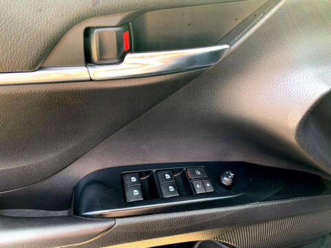 2020 Toyota Camry SE