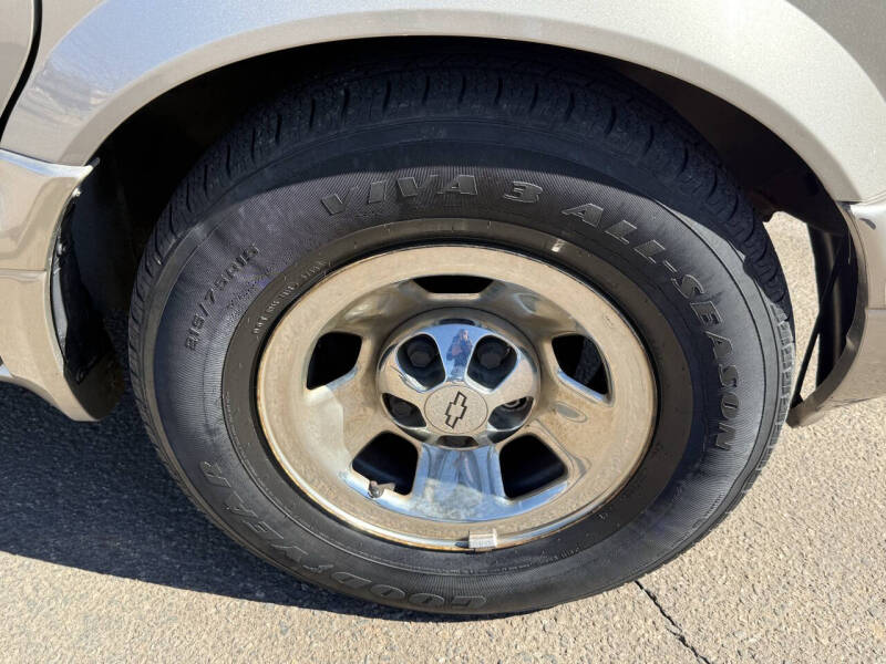 2001 Chevrolet Astro LS