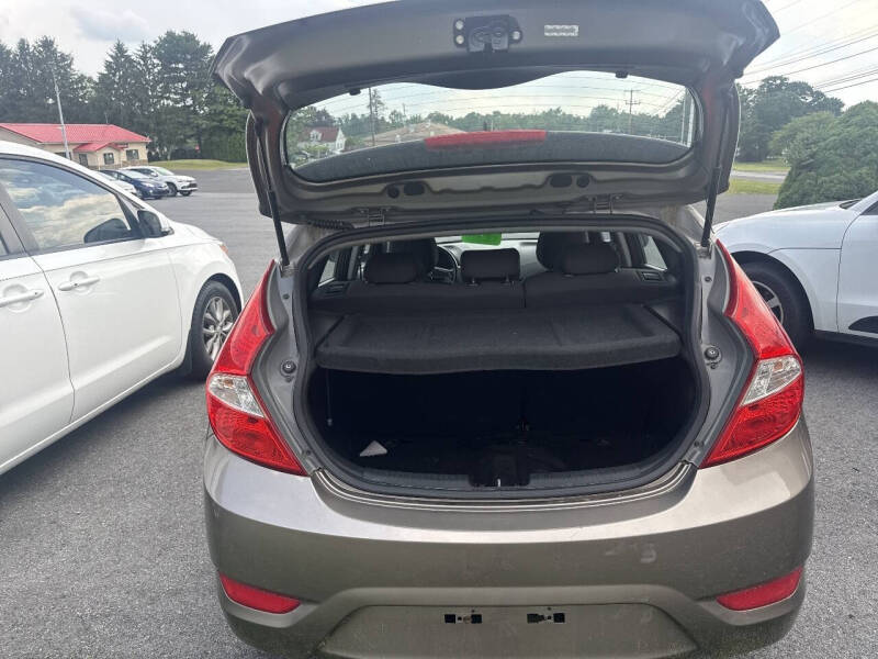 2013 Hyundai Accent SE
