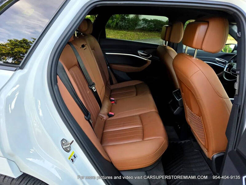 2021 Audi e-tron quattro Premium