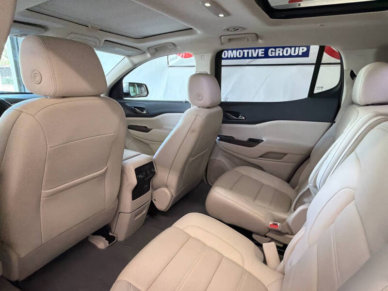 2022 GMC Acadia Denali