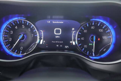 2027 Chrysler Pacifica Select