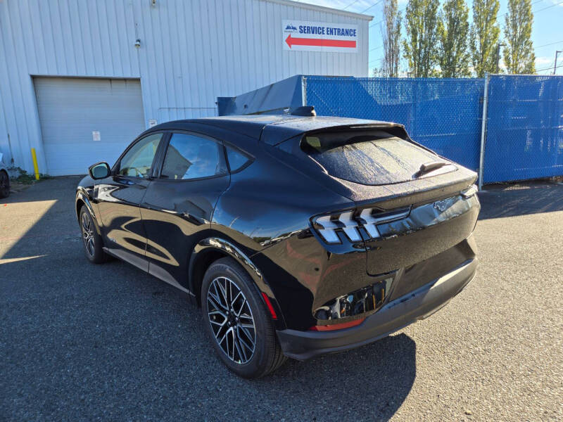 2025 Ford Mustang Mach-E Premium