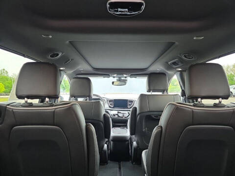 2027 Chrysler Pacifica Limited