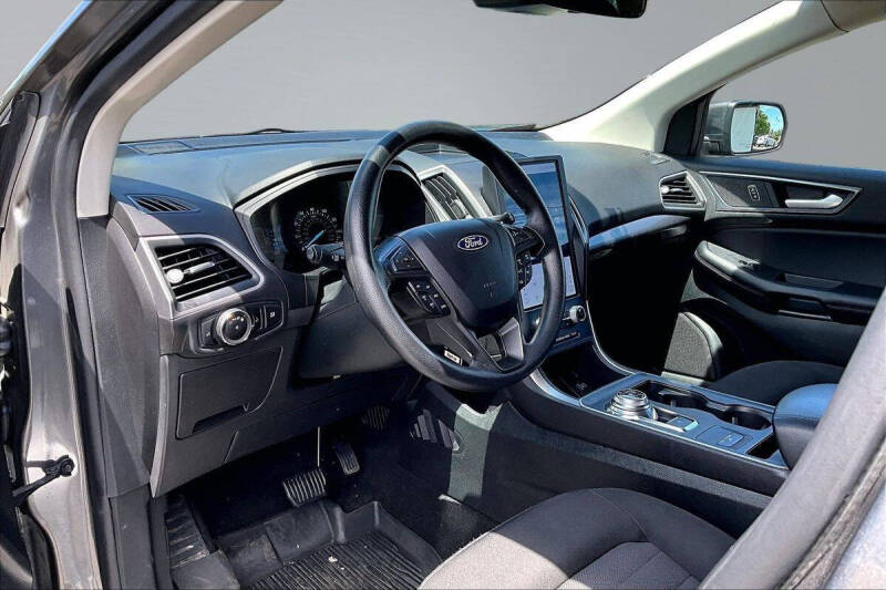 2023 Ford Edge SE