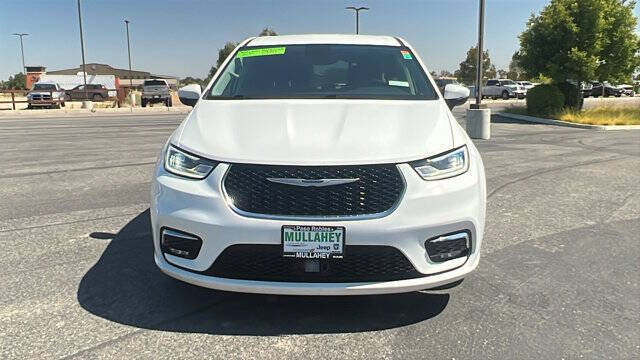 2023 Chrysler Pacifica Plug-In Hybrid Touring L