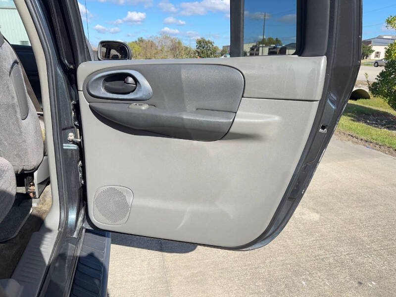 2004 Chevrolet TrailBlazer EXT LT