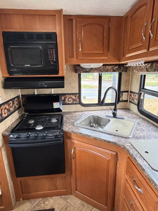 2008 Keystone Cougar 243RKS