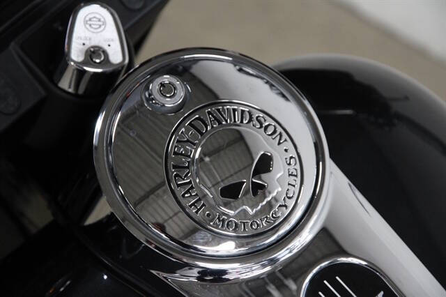 2006 Harley-Davidson STREET GLI