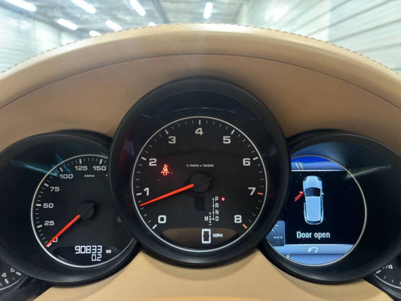 2017 Porsche Cayenne Platinum Edition