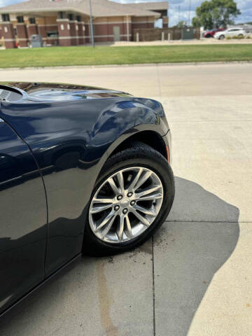 2019 Chrysler 300 Touring L