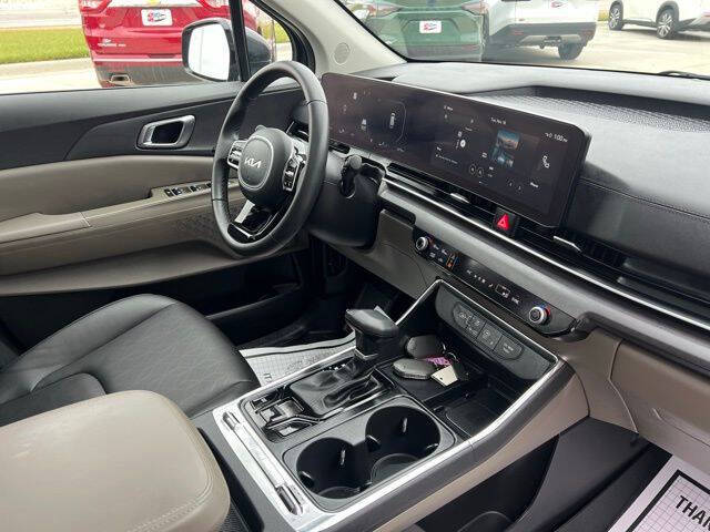 2025 Kia Carnival SX