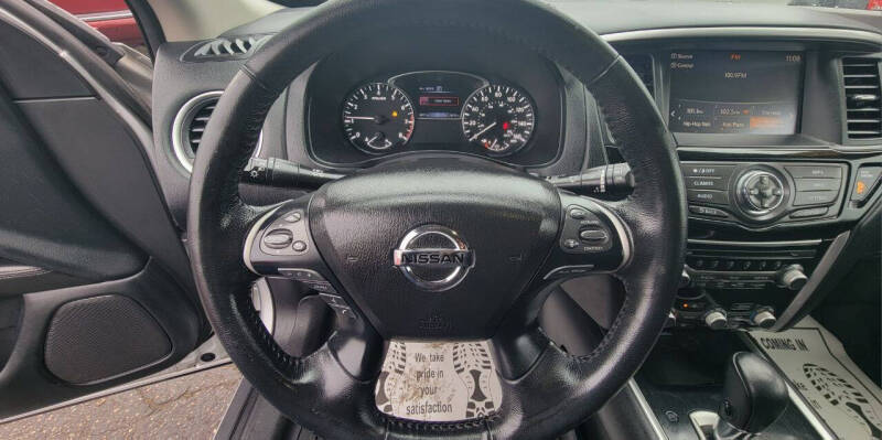 2019 Nissan Pathfinder SV