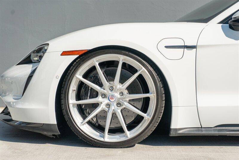 2020 Porsche Taycan Turbo