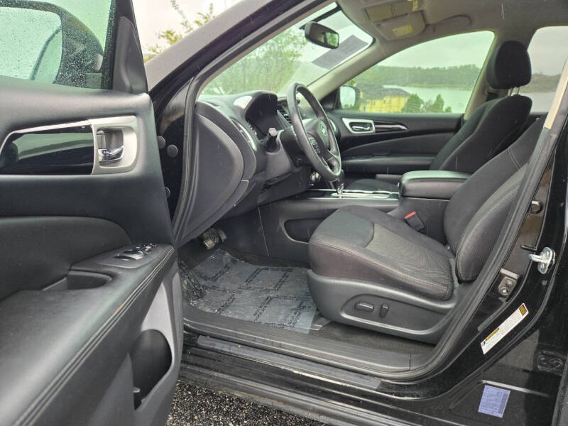 2018 Nissan Pathfinder SV