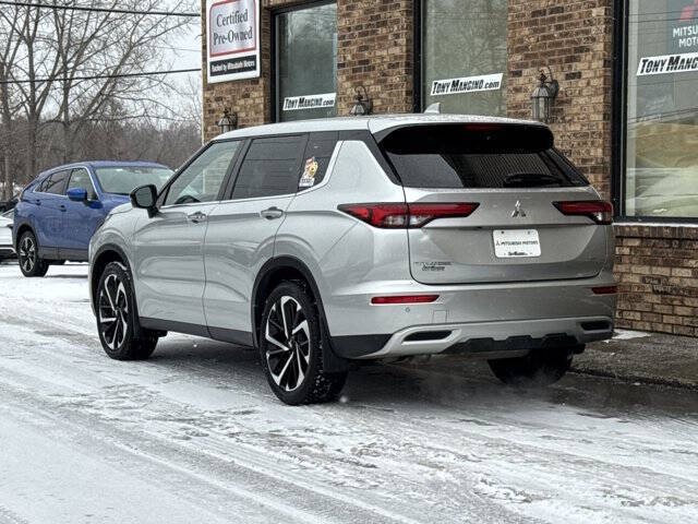 2022 Mitsubishi Outlander SE