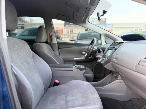 2014 Toyota Prius v Three