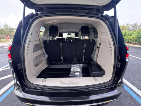 2022 Chrysler Pacifica Touring L