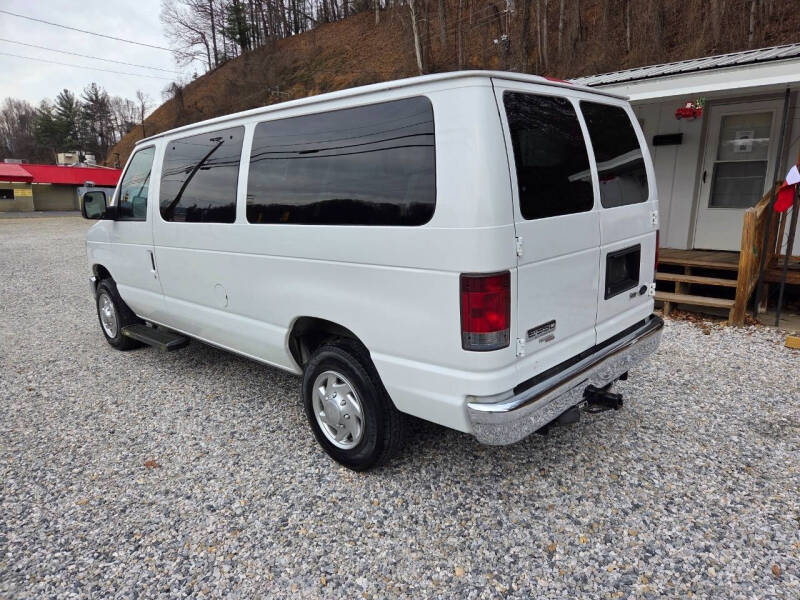 2010 Ford E-Series E-350 SD XLT