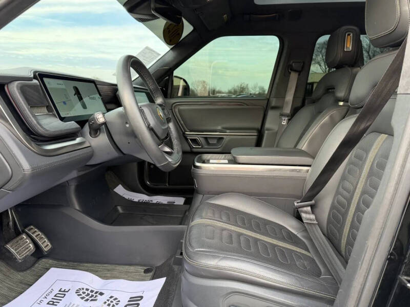 2023 Rivian R1S Adventure