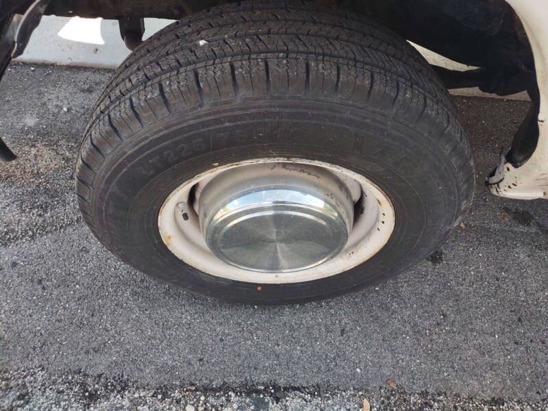 2004 Ford E-Series E-250