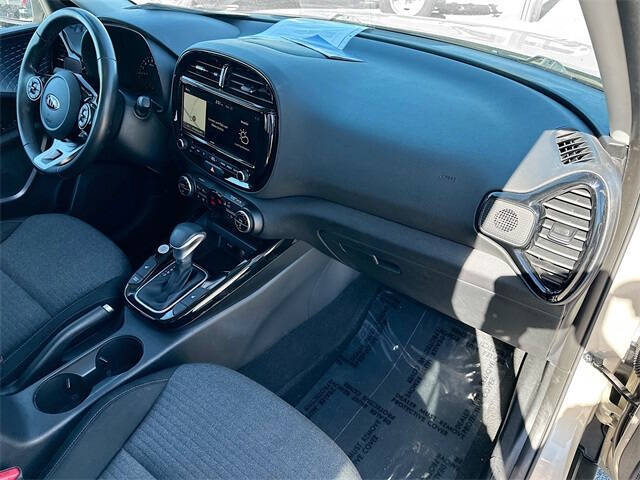 2020 Kia Soul EX photo 28