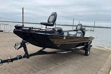 2022 Lowe Boats Legacy