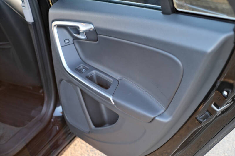 2015 Volvo V60 T5 Drive-E Premier Plus