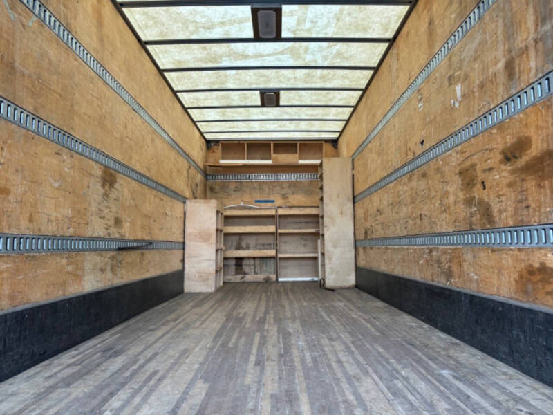 2017 Isuzu NRR 24FT Box Van