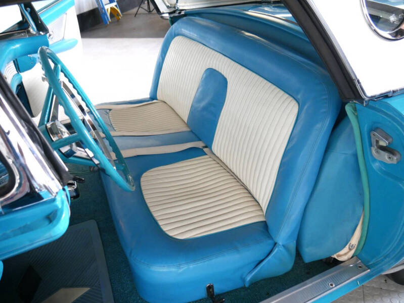 1956 Ford Thunderbird