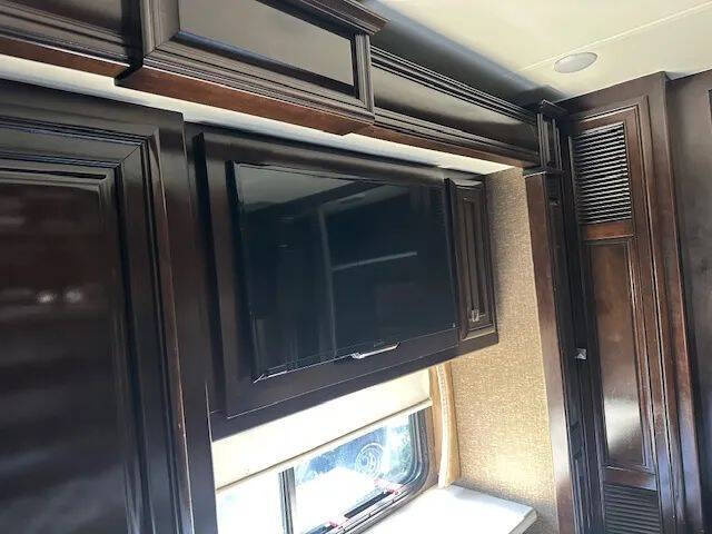 2016 Freightliner XCR Chassis