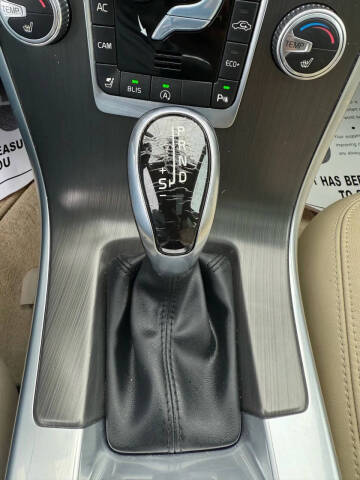 2016 Volvo XC60 T5 Drive-E Premier