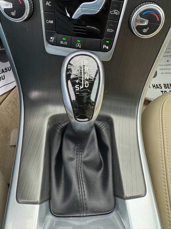 2016 Volvo XC60 T5 Drive-E Premier