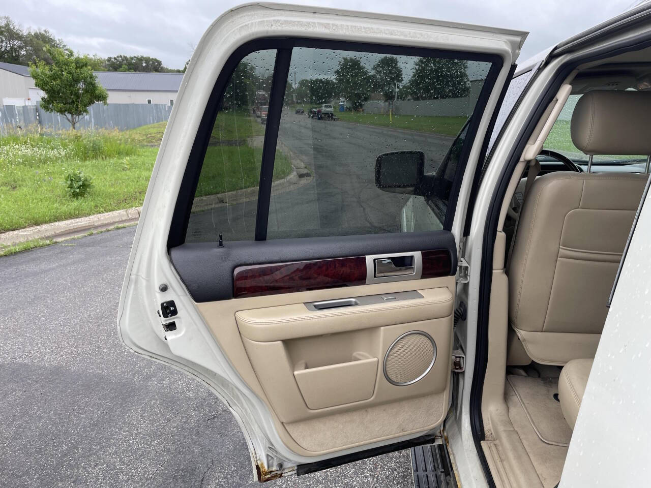 2005 Lincoln Navigator for sale at Twin Cities Auctions in Elk River, MN