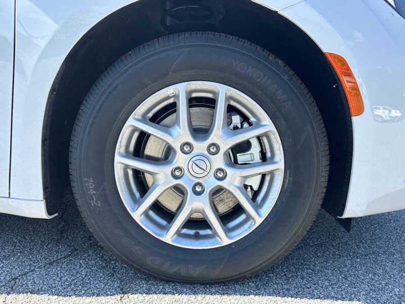 2026 Chrysler Voyager LX