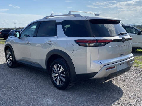 2024 Nissan Pathfinder SL