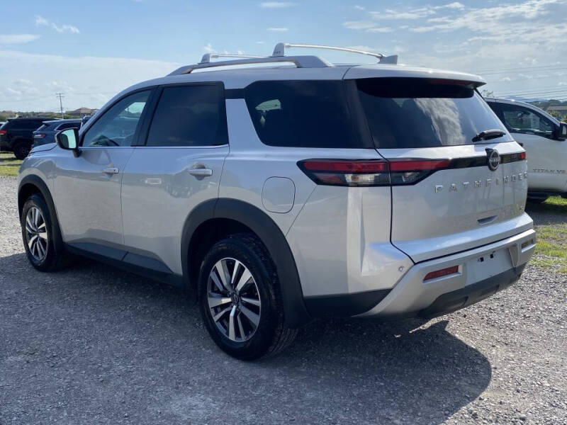 2024 Nissan Pathfinder SL